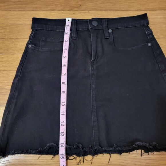 Blank NYC Black Moto Denim Cutoff Raw Hem Skirt Size 24 - Picture 10 of 10